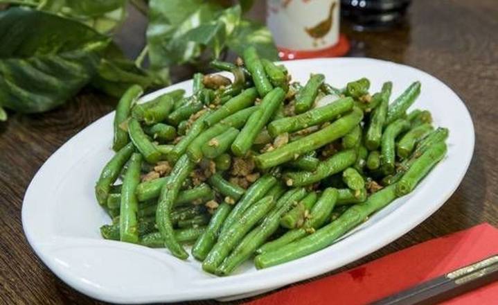 Stir-Fry Long Bean with Minced Pork / 四季豆炒肉碎